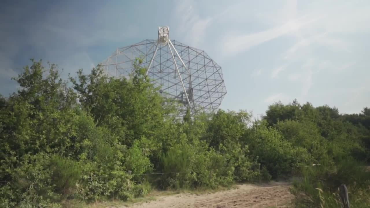 Video Stock Radio Telescope Behind Trees Live Wallpaper Free - Free Download