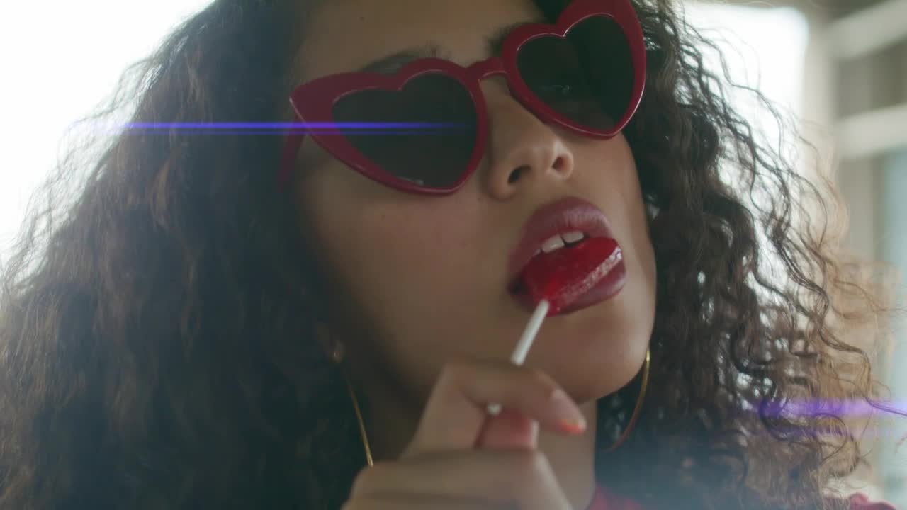 Free Stock Video Urban Woman With Heart Shaped Sunglasses Live Wallpaper - Free Download