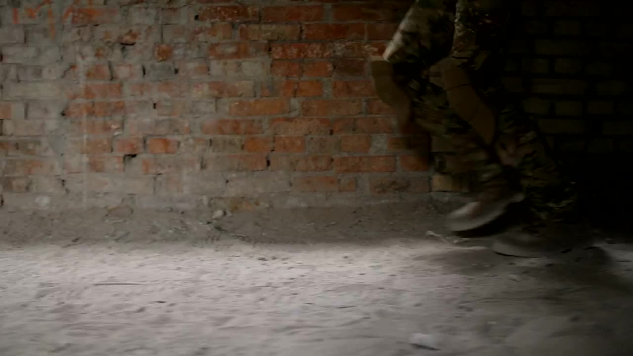 Stock Video Elite Soldiers Running Through A Building Live Wallpaper For PC - Free Download