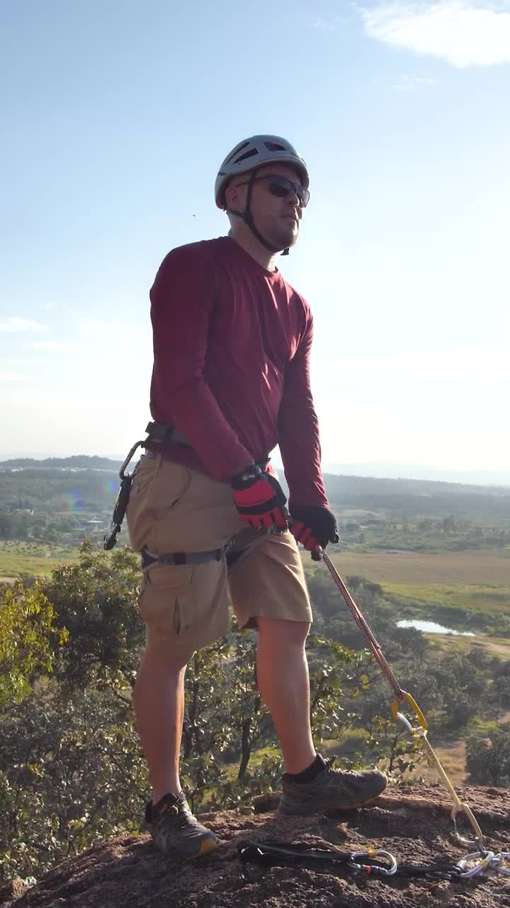 Stock Video Mountaineer At The Top Observing The Horizon Live Wallpaper - Free Download