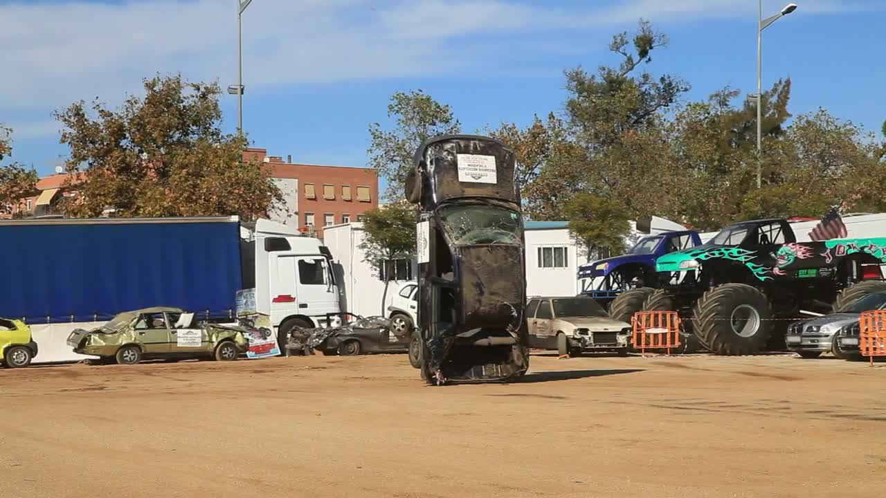 Stock Video Destroying Old Cars At A Show Live Wallpaper For PC - Free Download