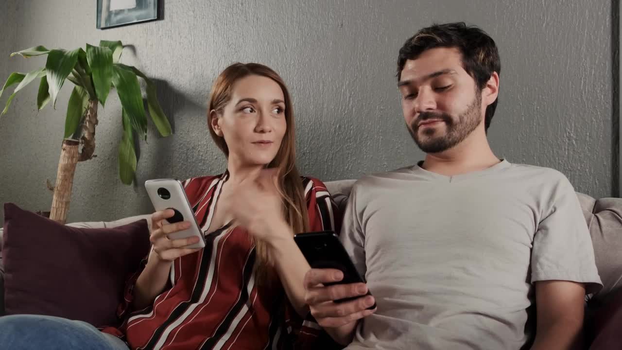 Stock Video Couple In A Living Room Taking A Selfie Live Wallpaper For PC - Free Download
