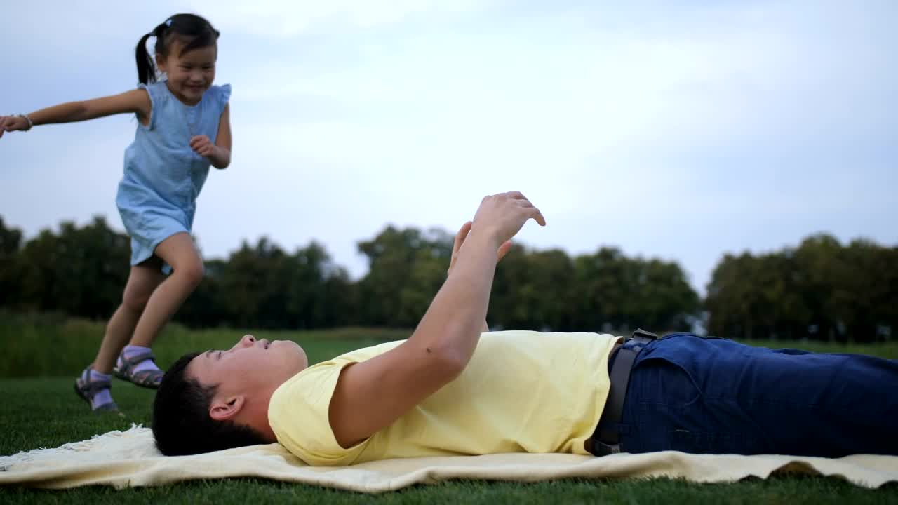 Stock Video Dad Playing With His Child At The Park Live Wallpaper For PC - Free Download