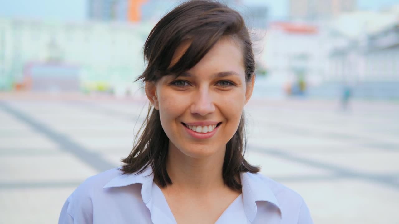 Video Stock Portrait Of A Happy Smiling Woman Live Wallpaper Free - Free Download
