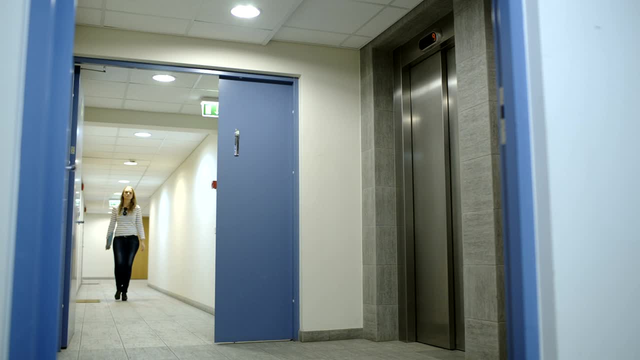 Stock Footage Waiting For An Elevator Live Wallpaper - Free Download
