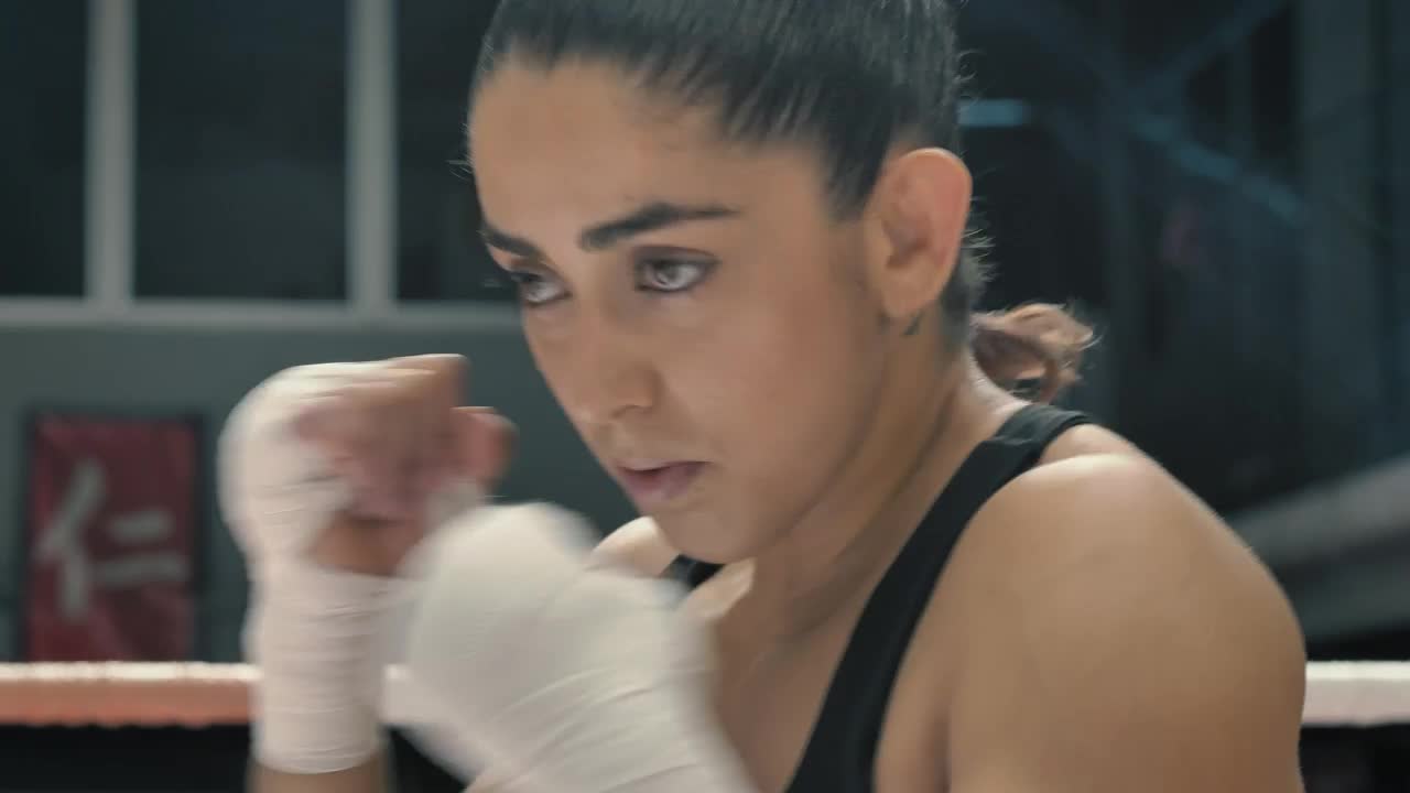 Stock Video Female Boxer Training On The Ring Live Wallpaper For PC - Free Download