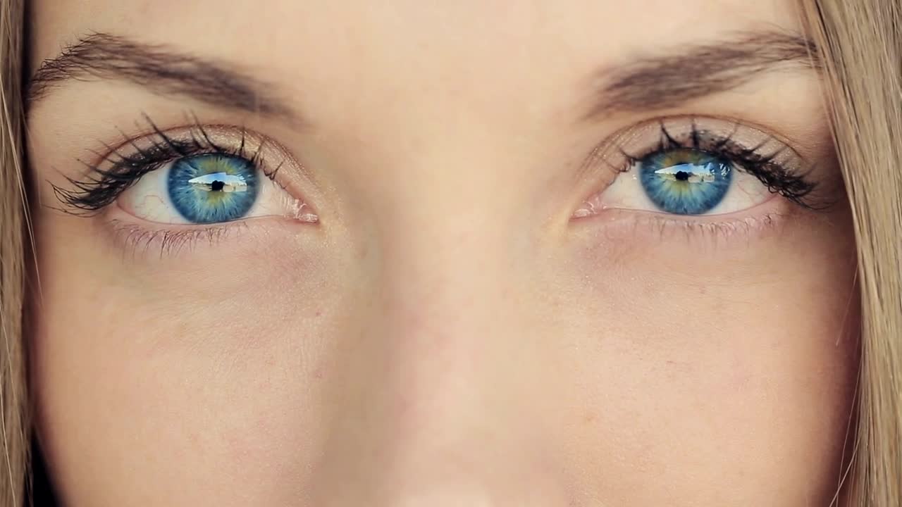 Video Stock Radiant Blue Eyes Of A Woman Live Wallpaper Free - Free Download