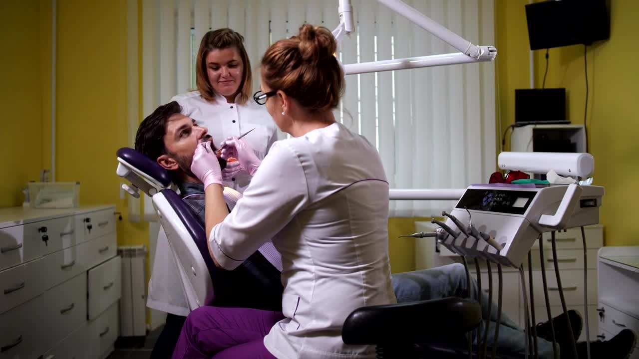 Stock Video Dental Nurse With A Uv Lamp Live Wallpaper For PC - Free Download