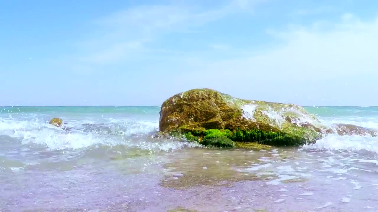 Free Stock Video Sea Waves Breaking On The Stones Live Wallpaper - Free Download