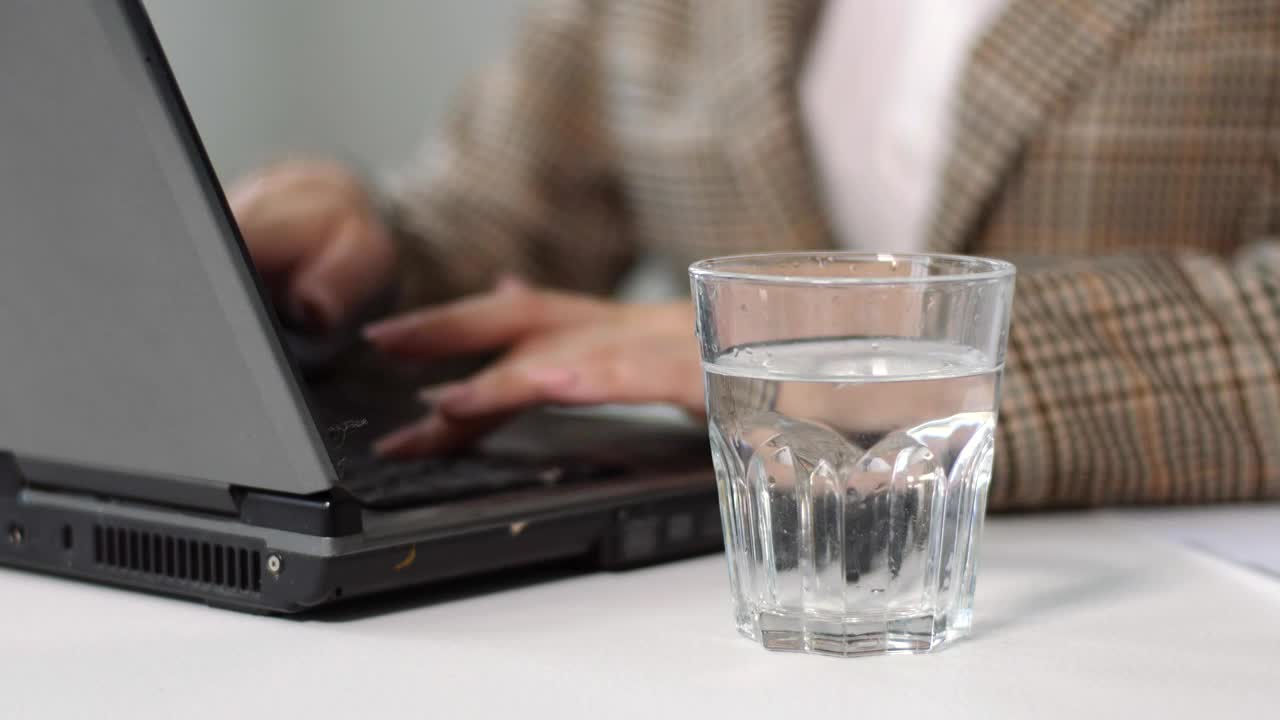 Video Stock Person Stressed By His Work Live Wallpaper Free - Free Download