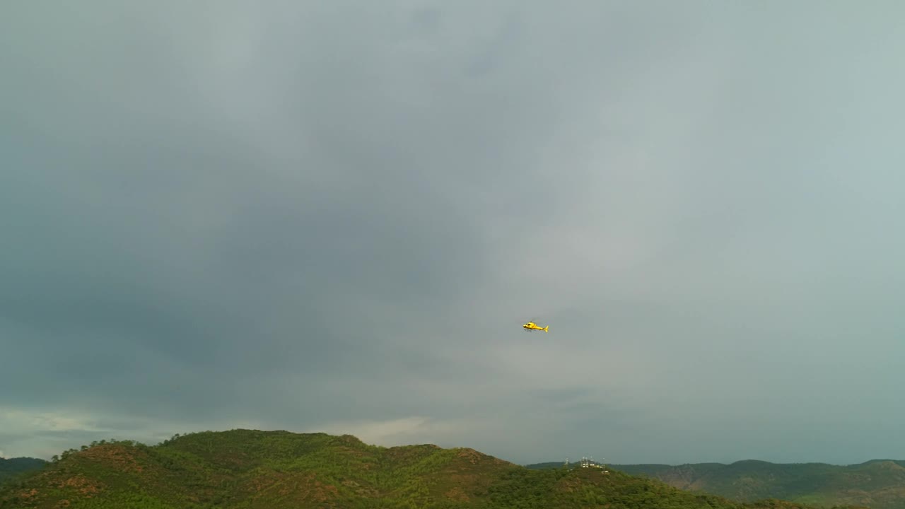 Stock Video Helicopter Flying Out Over The Ocean Animated Wallpaper - Free Download