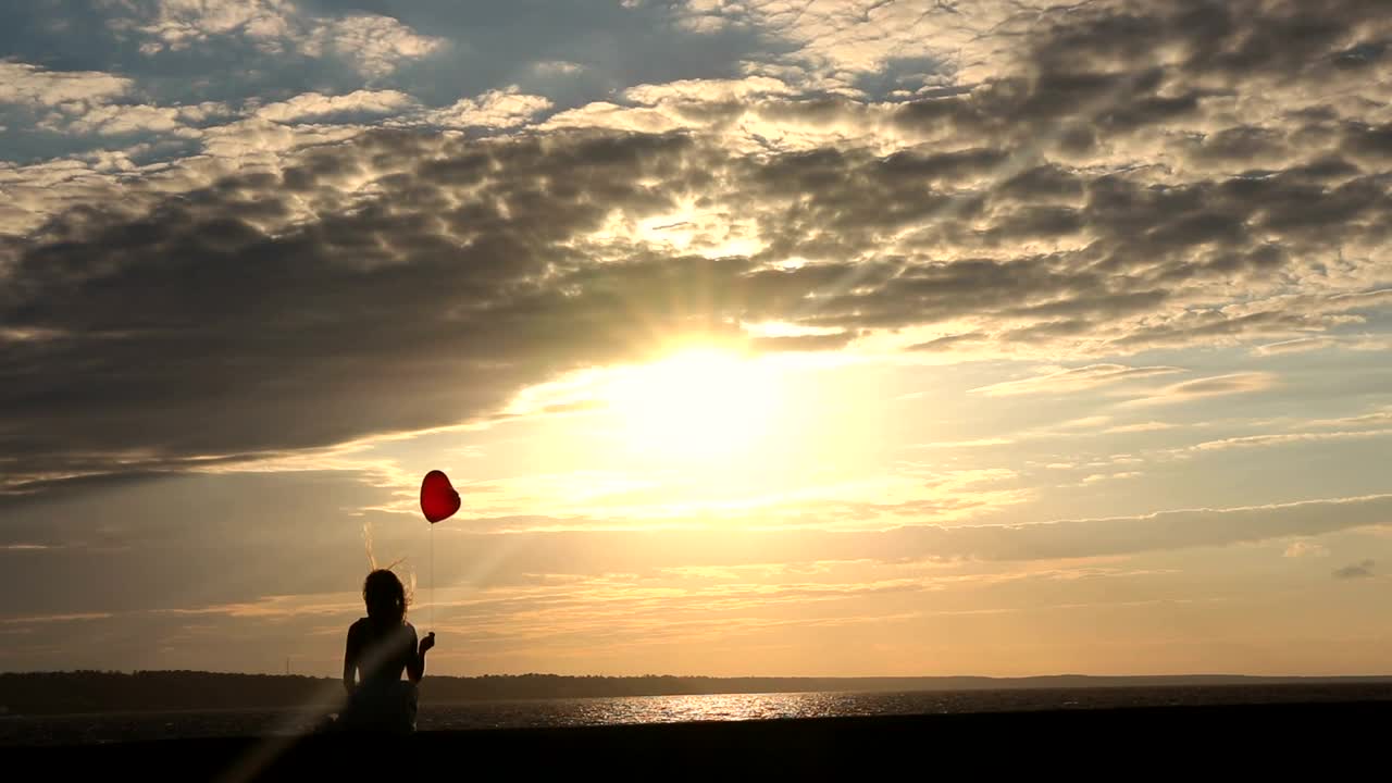 Stock Video Lonely Woman Alone With A Balloon Animated Wallpaper - Free Download