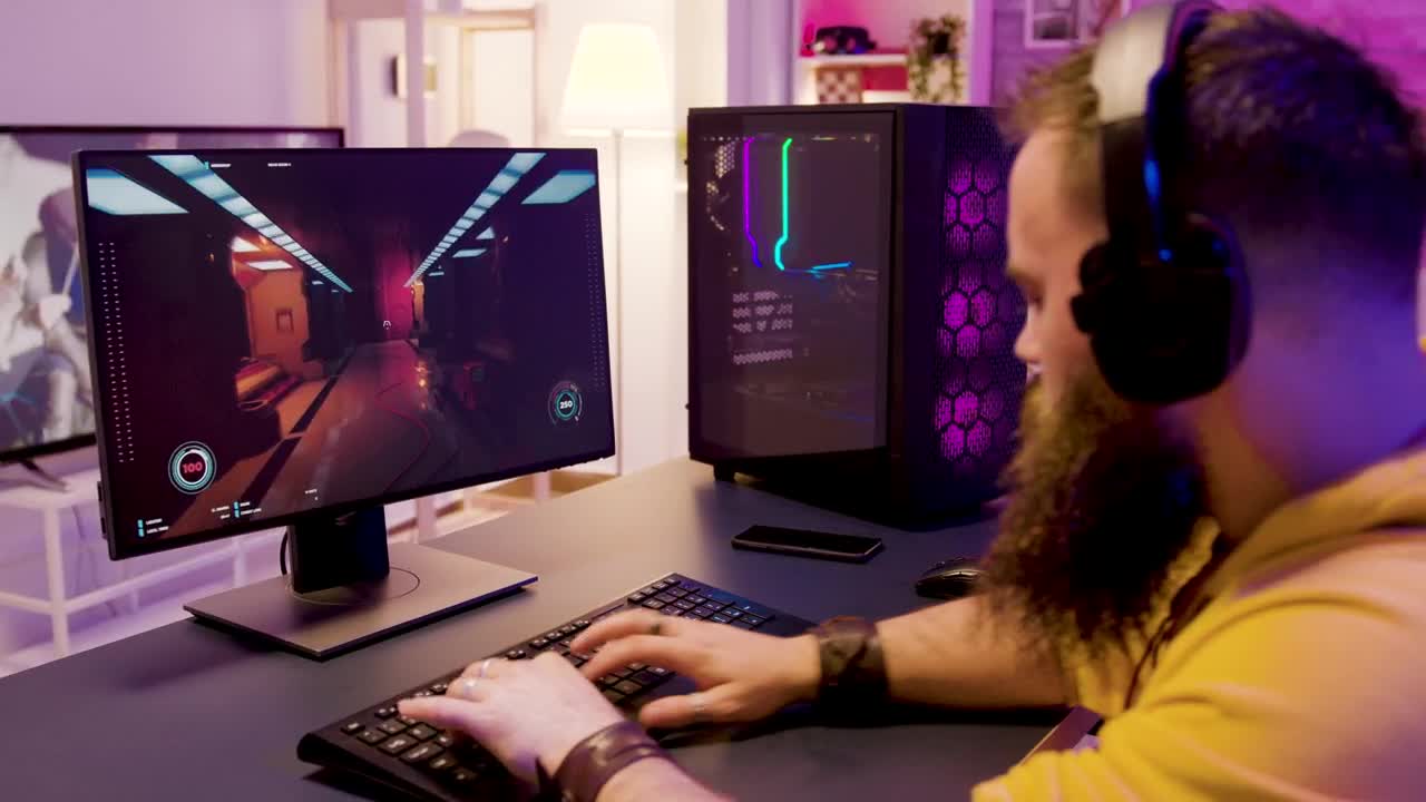 Stock Video Bearded Man Online Gaming In Home Office Live Wallpaper For PC - Free Download