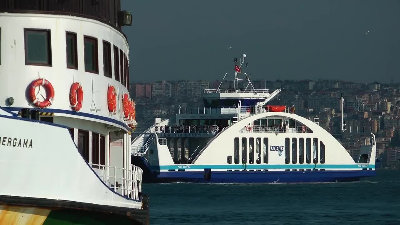 Stock Video Ferries Sailing The Sea Live Wallpaper For PC - Free Download