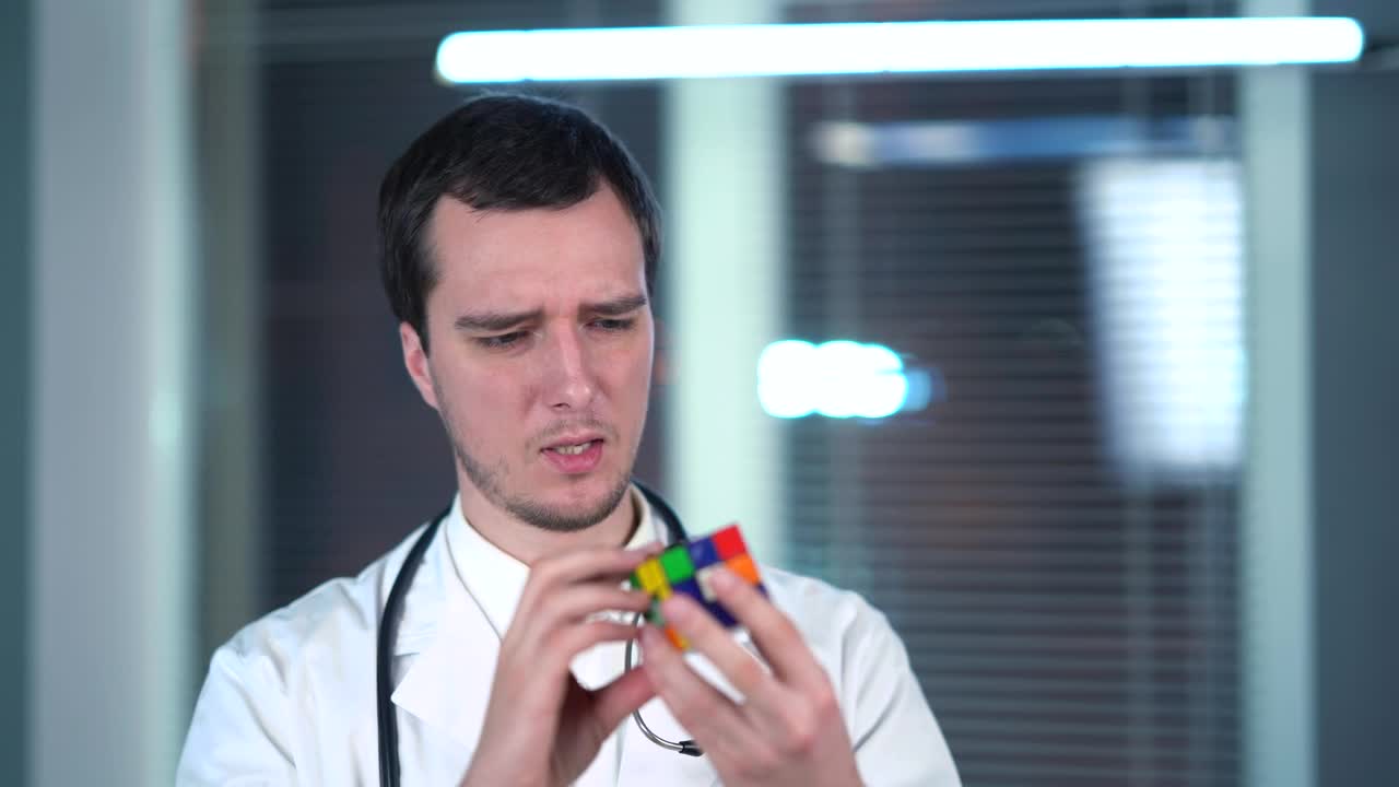 Stock Video Doctor Playing With Rubiks Cube Live Wallpaper For PC - Free Download