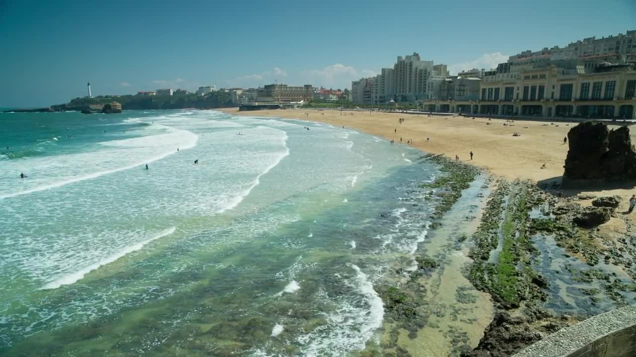 Stock Video Ocean Waves Bursting On The Shore Of The Coast Live Wallpaper - Free Download